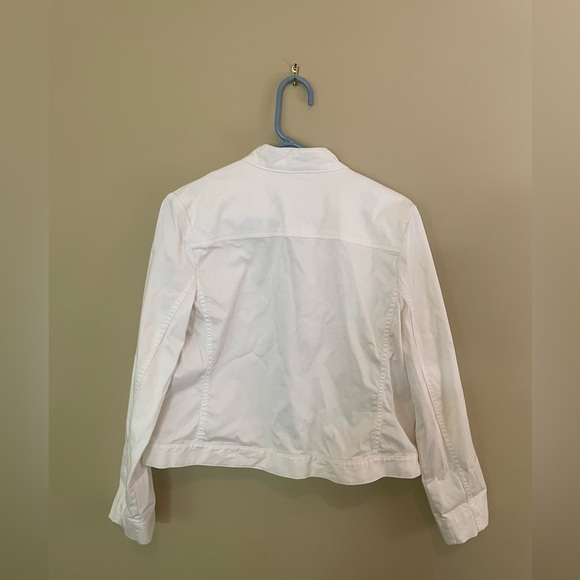 GAP Women’s white jacket, sz M, stretch, structured with pockets & buttons - Picture 2 of 6
